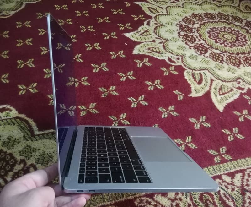 MACBOOK PRO 2016 13'' INCH 1