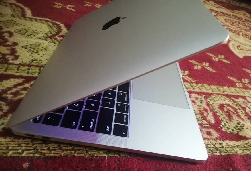 MACBOOK PRO 2016 13'' INCH 3