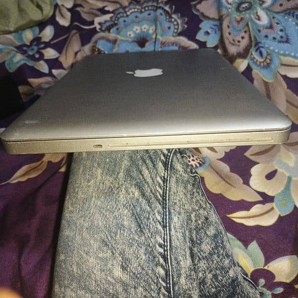 Apple MacBook Pro I12 4