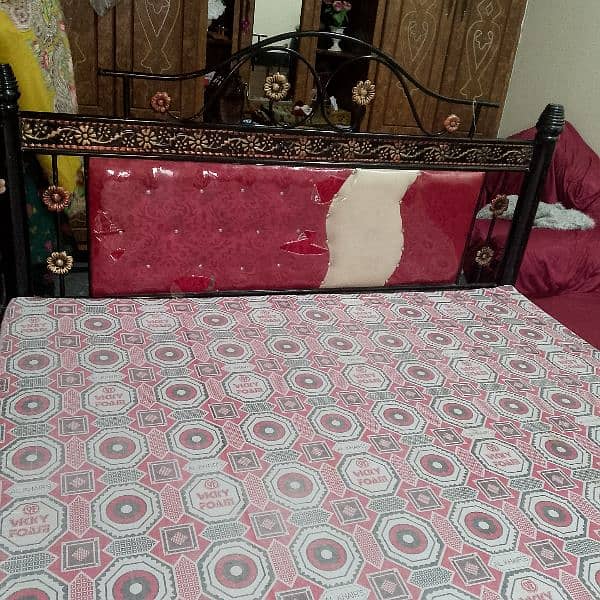 iron bed available ha good condition ma ha 1