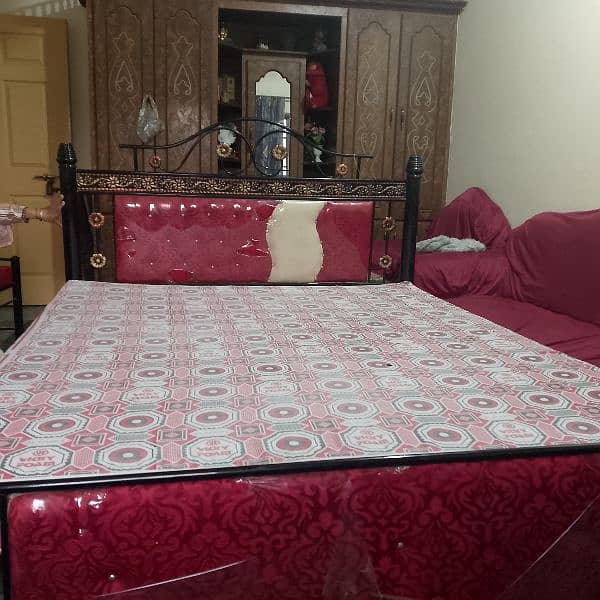 iron bed available ha good condition ma ha 5