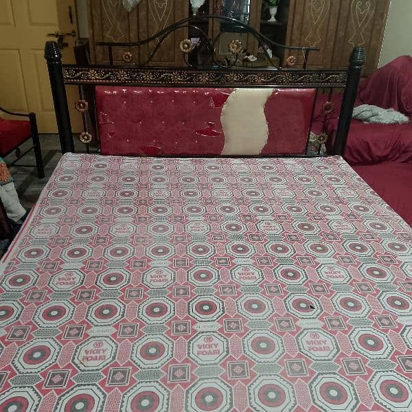 iron bed available ha good condition ma ha 6