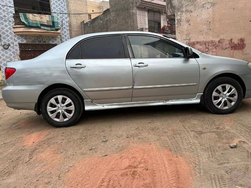 Toyota Corolla SE Saloon 2004 1