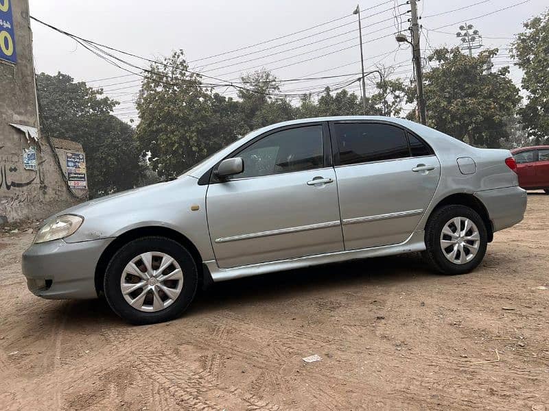 Toyota Corolla SE Saloon 2004 5