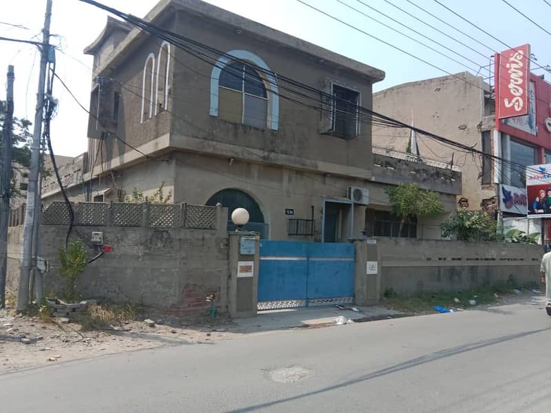 22 Marla Corner Commercial Building For Sale In Main Boulevard 0