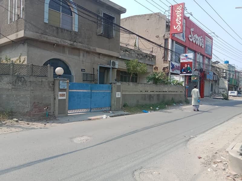 22 Marla Corner Commercial Building For Sale In Main Boulevard 1