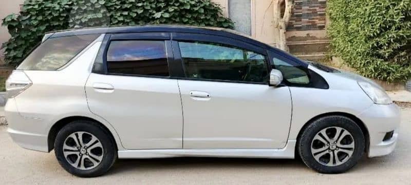 i Need front complete bumper of Honda Fit Shuttle 2012 model 3