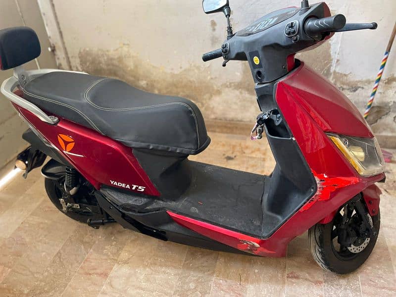 Electric scooty 4