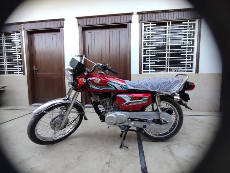 Hyderabad number bike and sell in urgent. 4