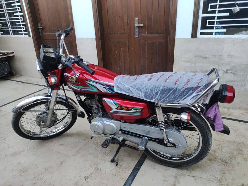 Hyderabad number bike and sell in urgent. 6