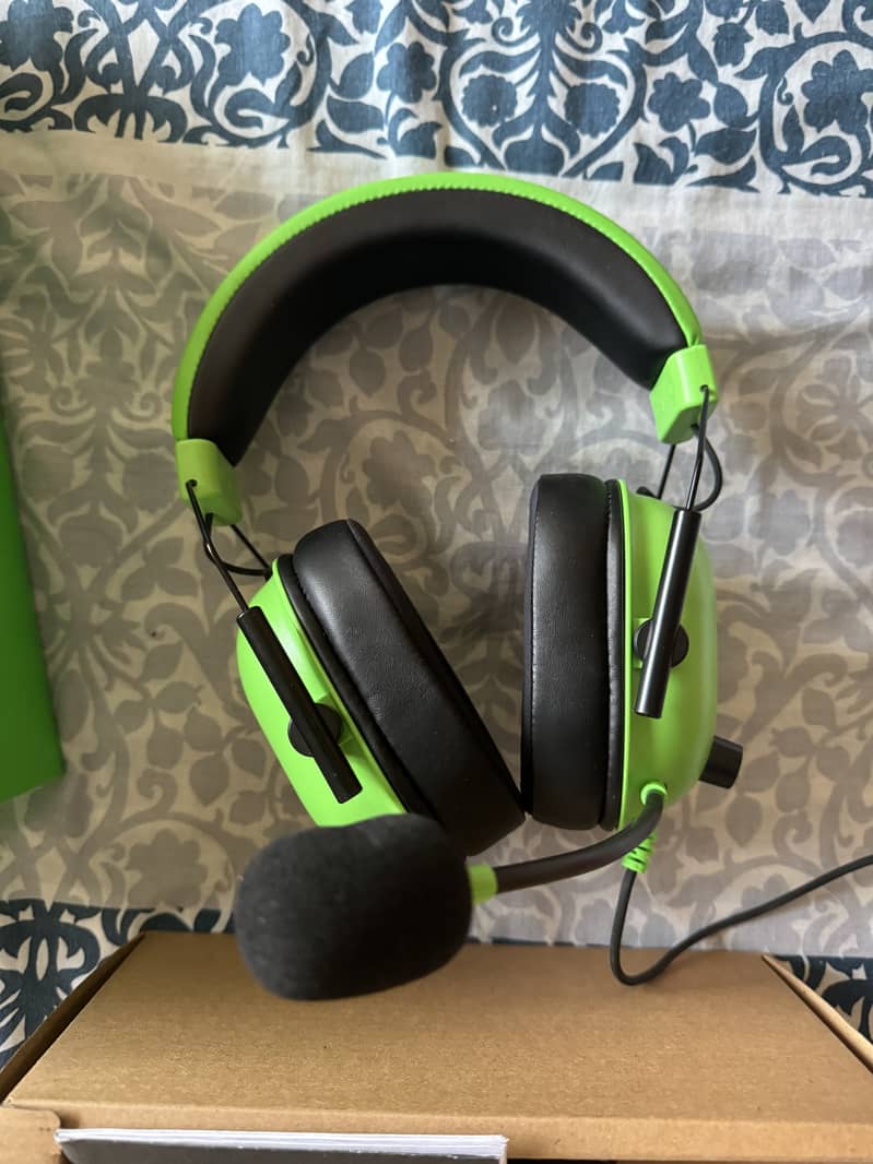 Razer Blackshark V2 X headphones 0