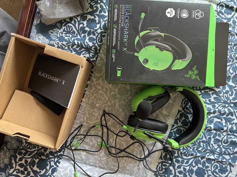 Razer Blackshark V2 X headphones 5