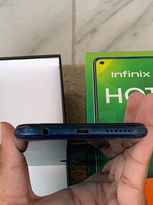 Infinix Hot 10 4gb 64gb with box pta approved no fault 7