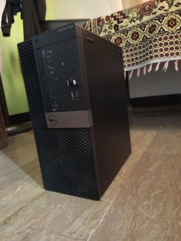 "i5 6th Gen Gaming PC: 8GB, 4GB GPU, 228GB SSD, 22" LCD" 2