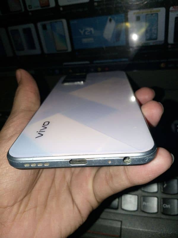 vivo y21 4