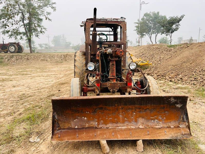 Roosi tractor 1981 model 9