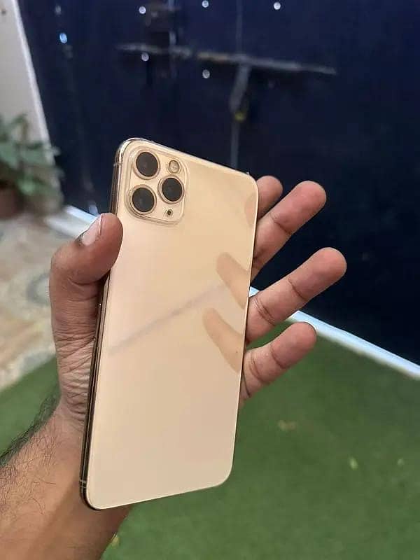 Iphone 11 pro max PTA Approved 6