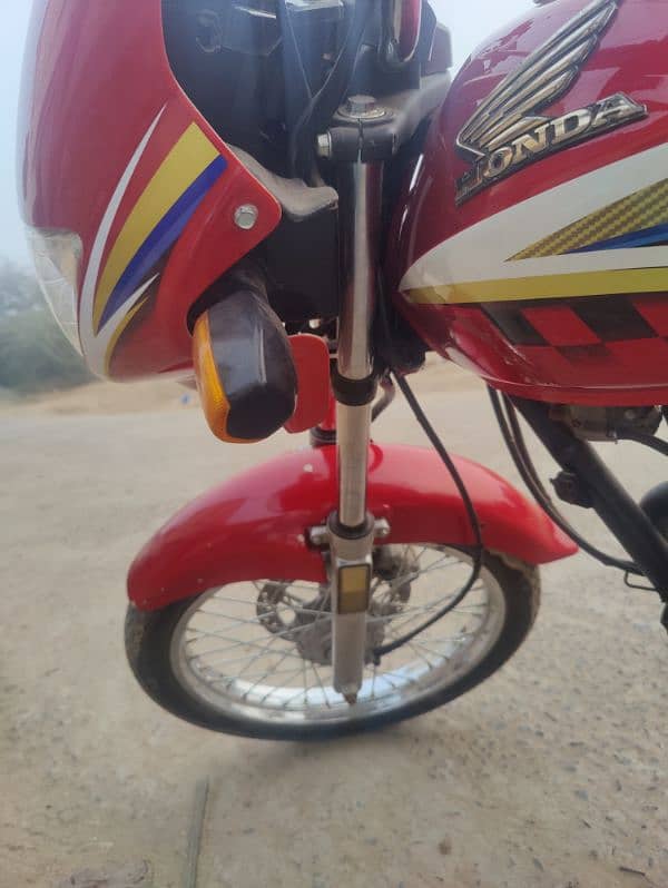 Delax 125 bilkul saff sothra bike ha inchan 10/10 10