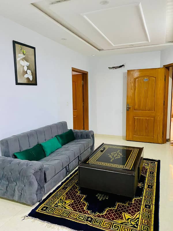 One bedroom apartment for rent on daily basis in bahria town lahore 1