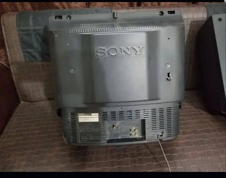 Sony Trinitron TV 5