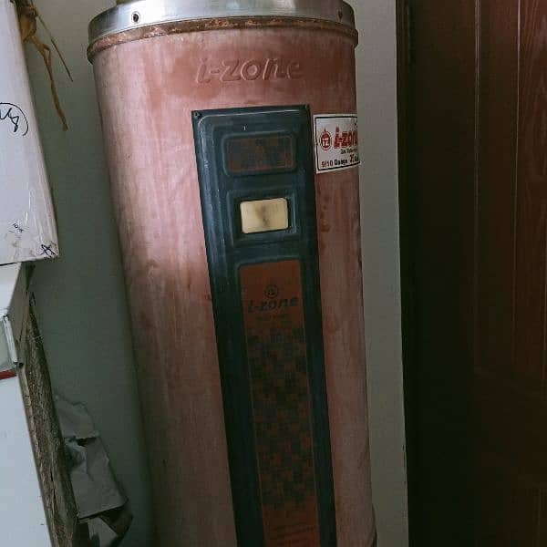 I Zone duel geyser 35 gallon Gas/electric heater 0