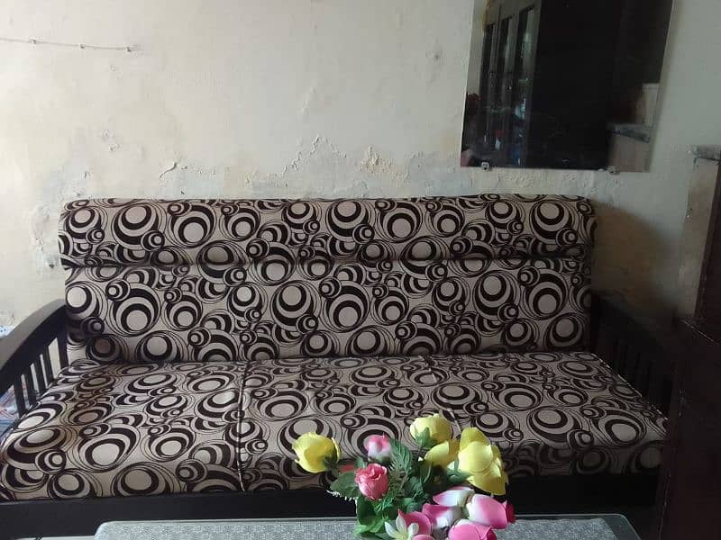 5 seater Sofa Set For Sale. . Only 1 month used 0