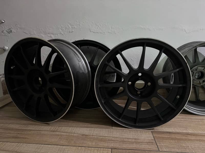 17 inch Alloy rims up for sale 1