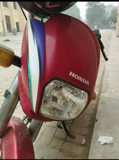 Honda 70 dream  red genuine