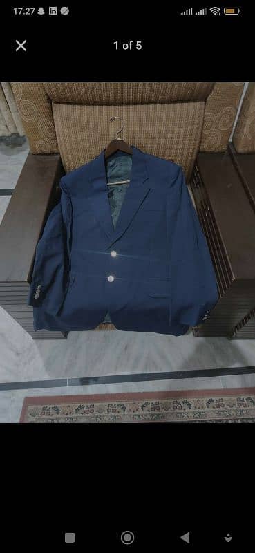 Navy blue Suit Two Piece in great Condition. Size Large. P 0