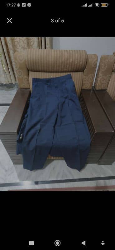 Navy blue Suit Two Piece in great Condition. Size Large. P 2