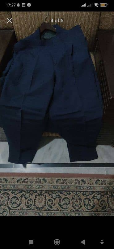 Navy blue Suit Two Piece in great Condition. Size Large. P 3