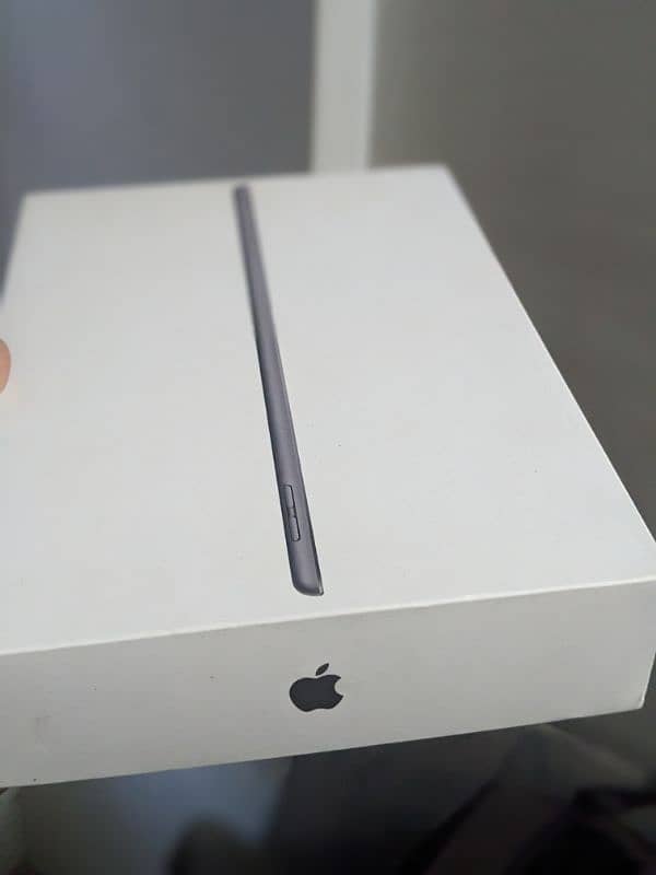 ipad 9th generation (10.2inch) 64gb 3