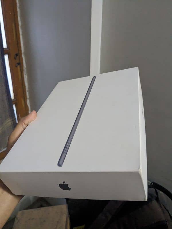 ipad 9th generation (10.2inch) 64gb 4