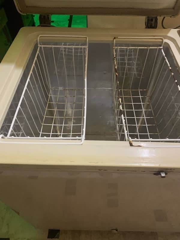 dawlance twin door freezer 3