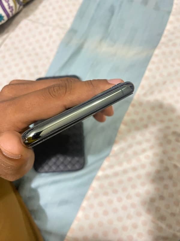 iphone 11 pro max PTA Approved 2