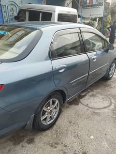 Honda City IDSI 2005 almost genuine