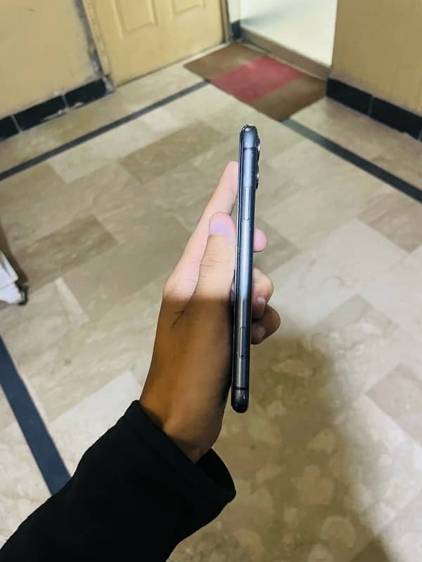 Iphone 11 64gb Factory unlocked pta approved 4