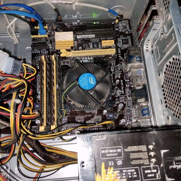 i7 4790 CPU & Asus B85M motherboard 0