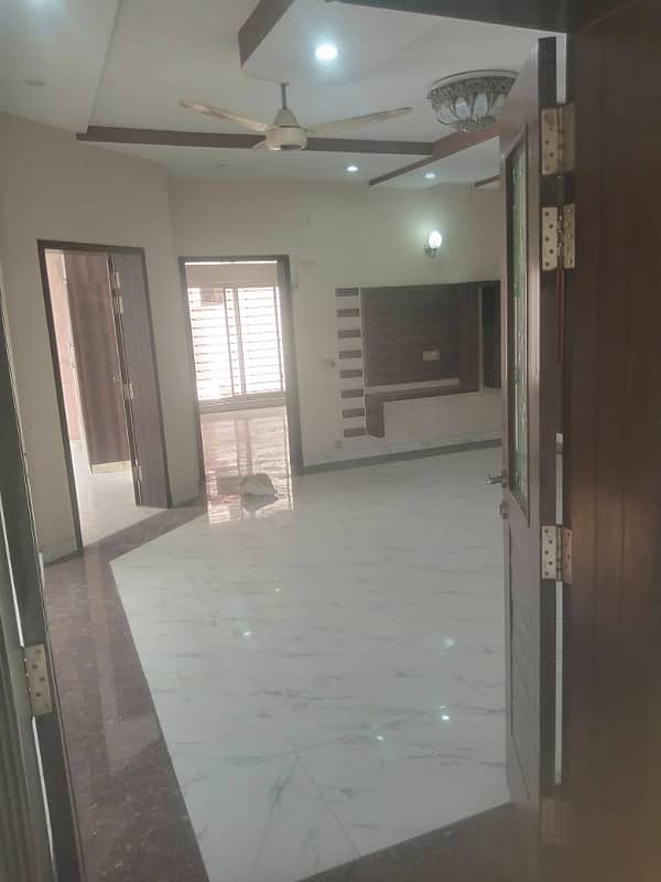 10 Marla Upper Portion For Rent In Bahria Town Lahore. 1