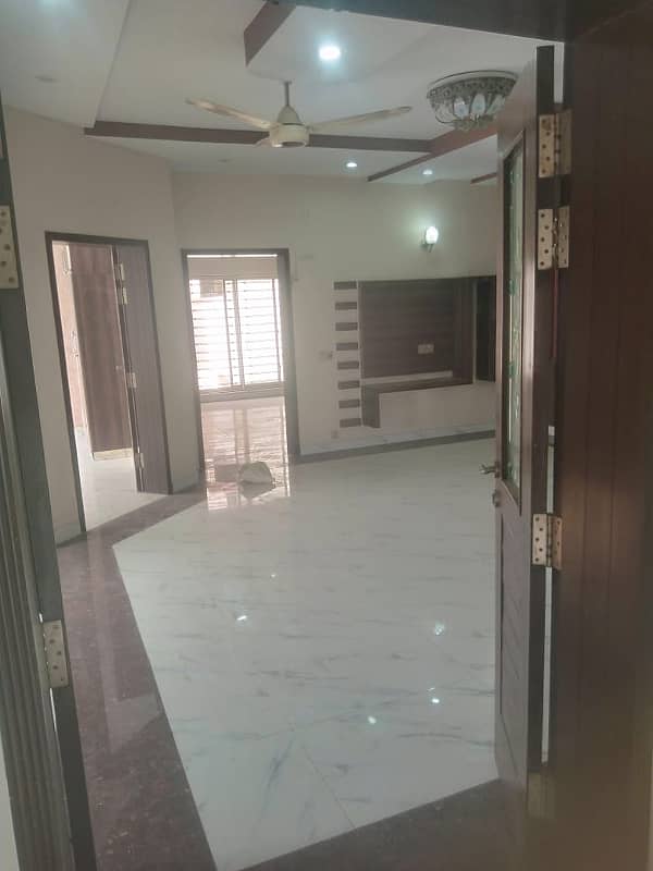 10 Marla Upper Portion For Rent In Bahria Town Lahore. 7