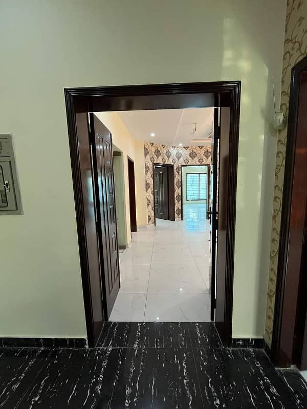 10 Marla House For Rent In Bahria Town Lahore. 1