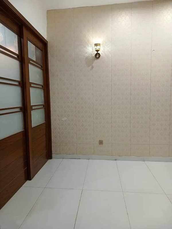 10 Marla House For Rent In Bahria Town Lahore. 14