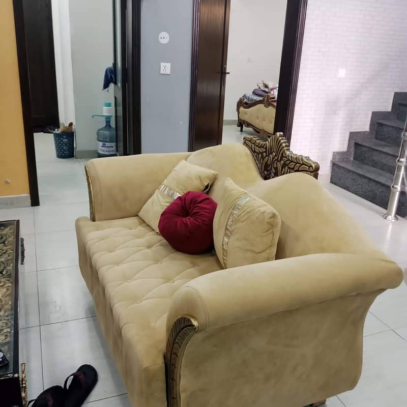 10 Marla Fully Furnished House For Rent In Bahria Town Lahore 9