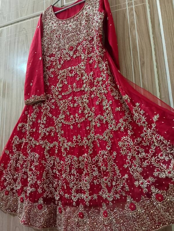 bridal dress in excellent condition just few hours wear 6