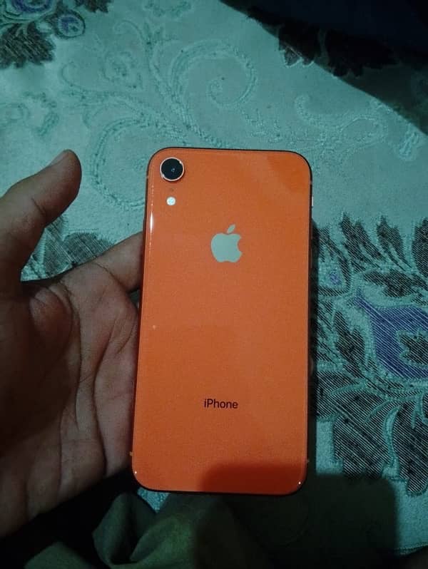 IPHONE XR 4