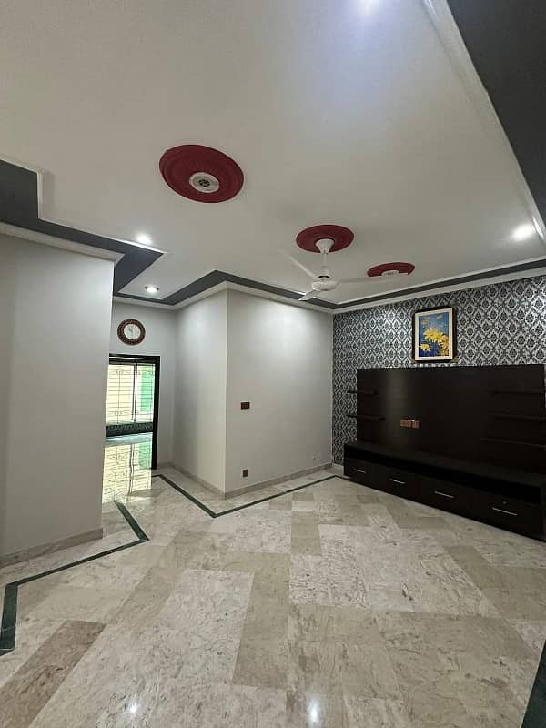 8 Marla House For Sale In Bahria Town Lahore. 11