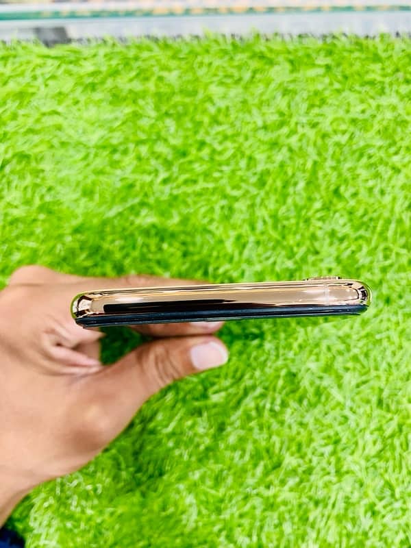 Iphone Xs max 4