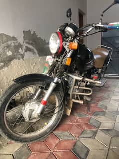 suzuki GS150 black