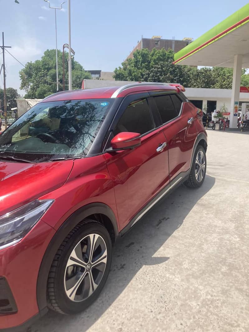 Nissan Kicks XV Premium 2020 Maroon 3