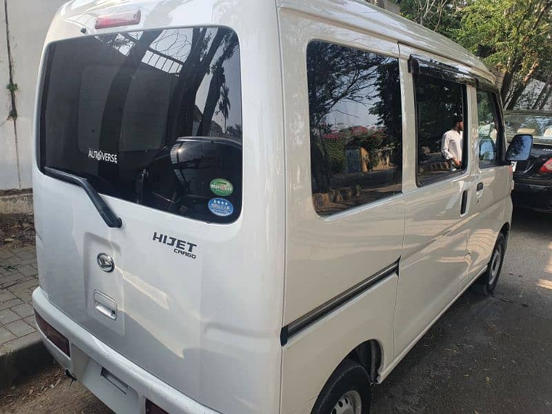 Daihatsu Hijet 5